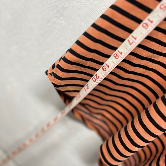 Orange black striped boxy cutout short sleeve sz large - Picture 5 of 7